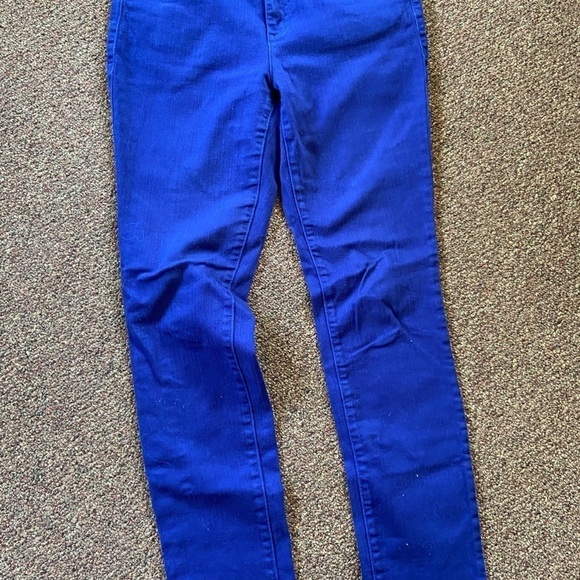 Kenneth Cole designer jeans in vibrant blue size 30 P. Like new. Very classy. - Picture 6 of 8
